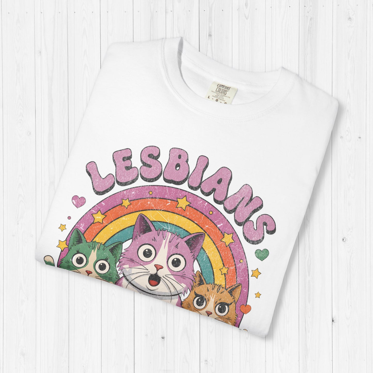 Lesbians Eat What?! – Funny LGBTQ Cat Meme T-Shirt