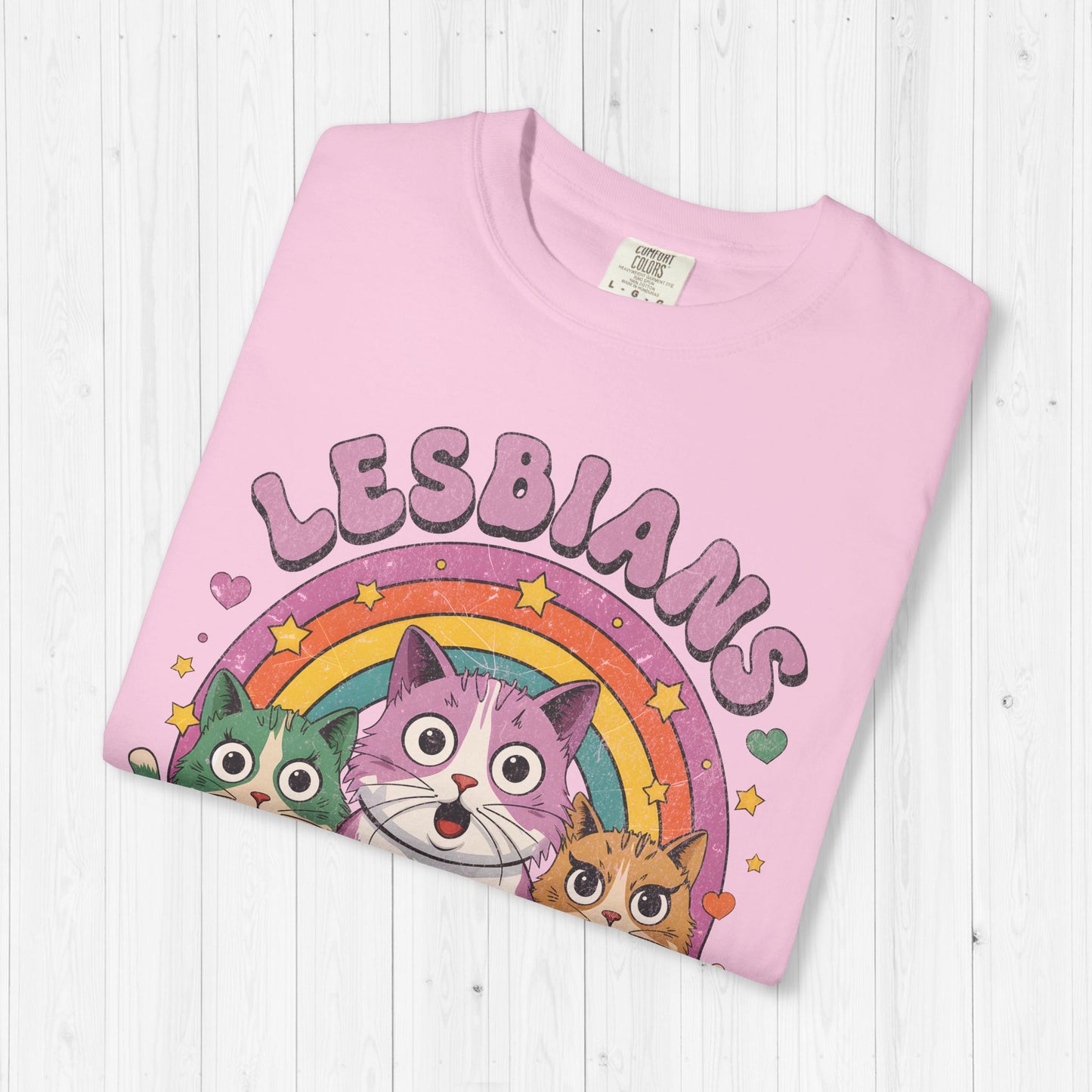 Lesbians Eat What?! – Funny LGBTQ Cat Meme T-Shirt